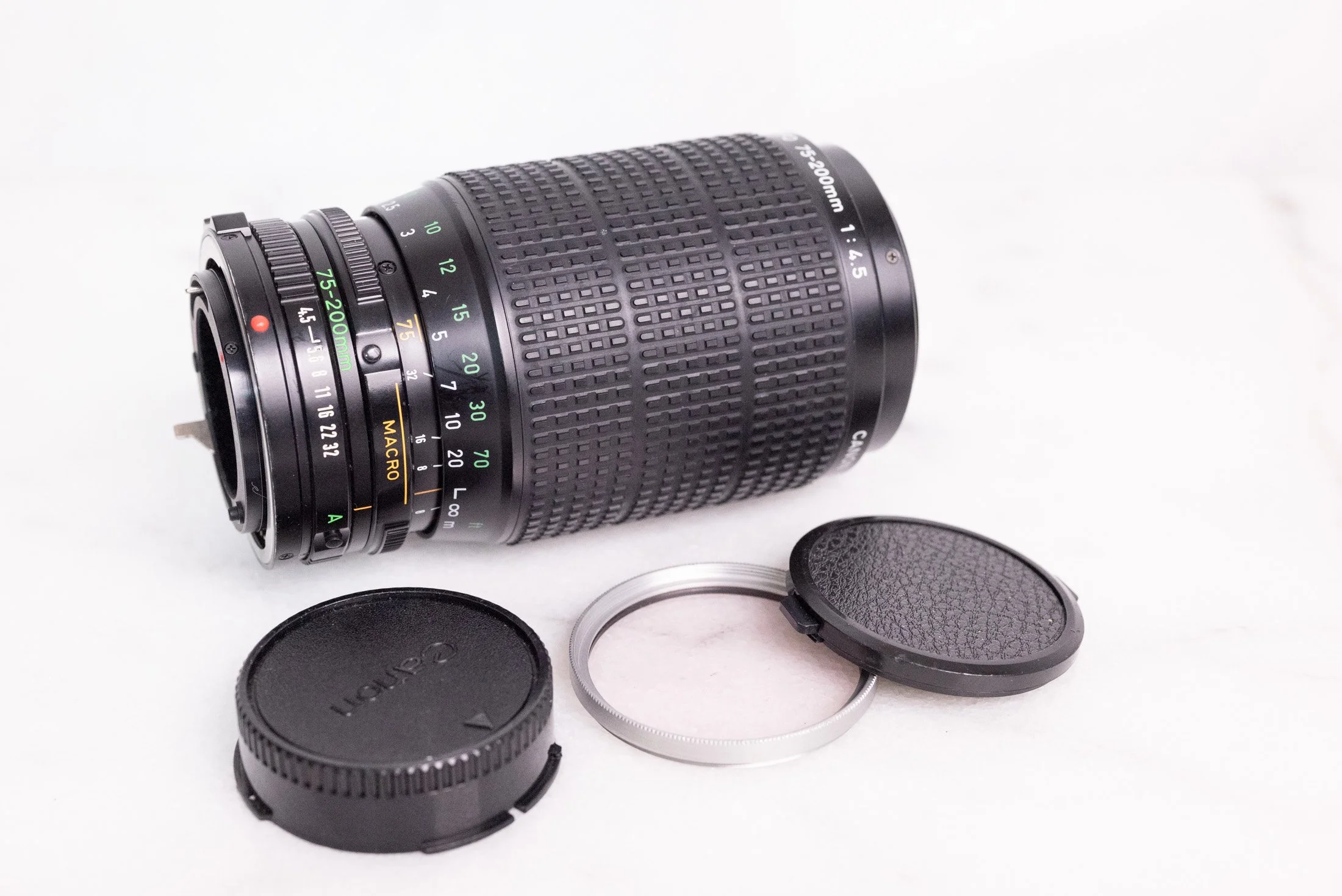 Canon FD 75-200mm F/4.5 Macro Focusing Zoom Lens for Canon FD